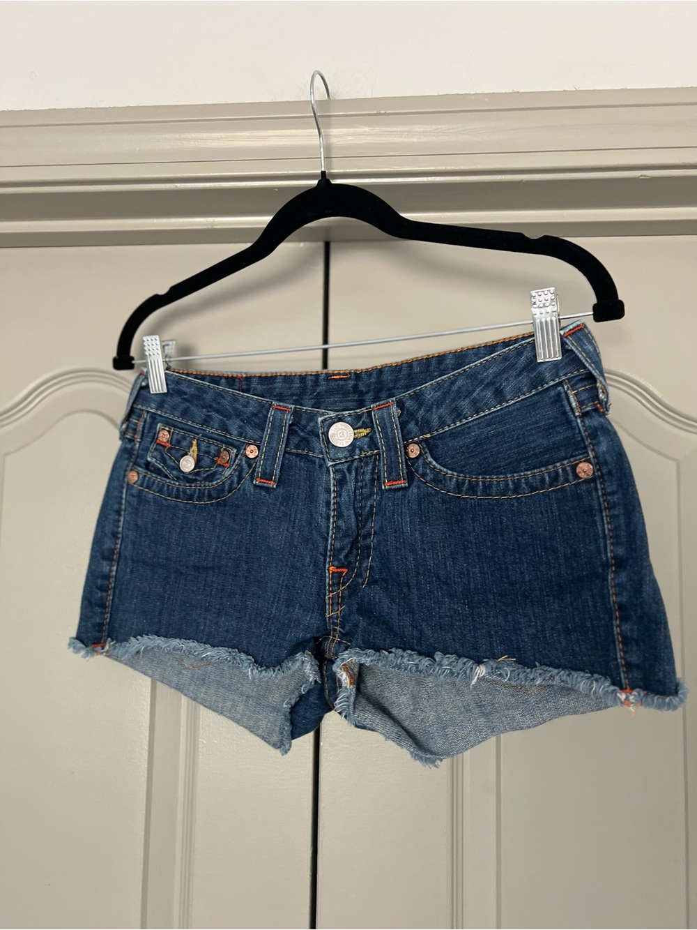 Y2K True Religion Joey Cutoff Denim Micro Shorts Low Rise Size 28 USA - Picture 2 of 6